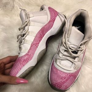Jordan Retro 11 low pink snakeskin